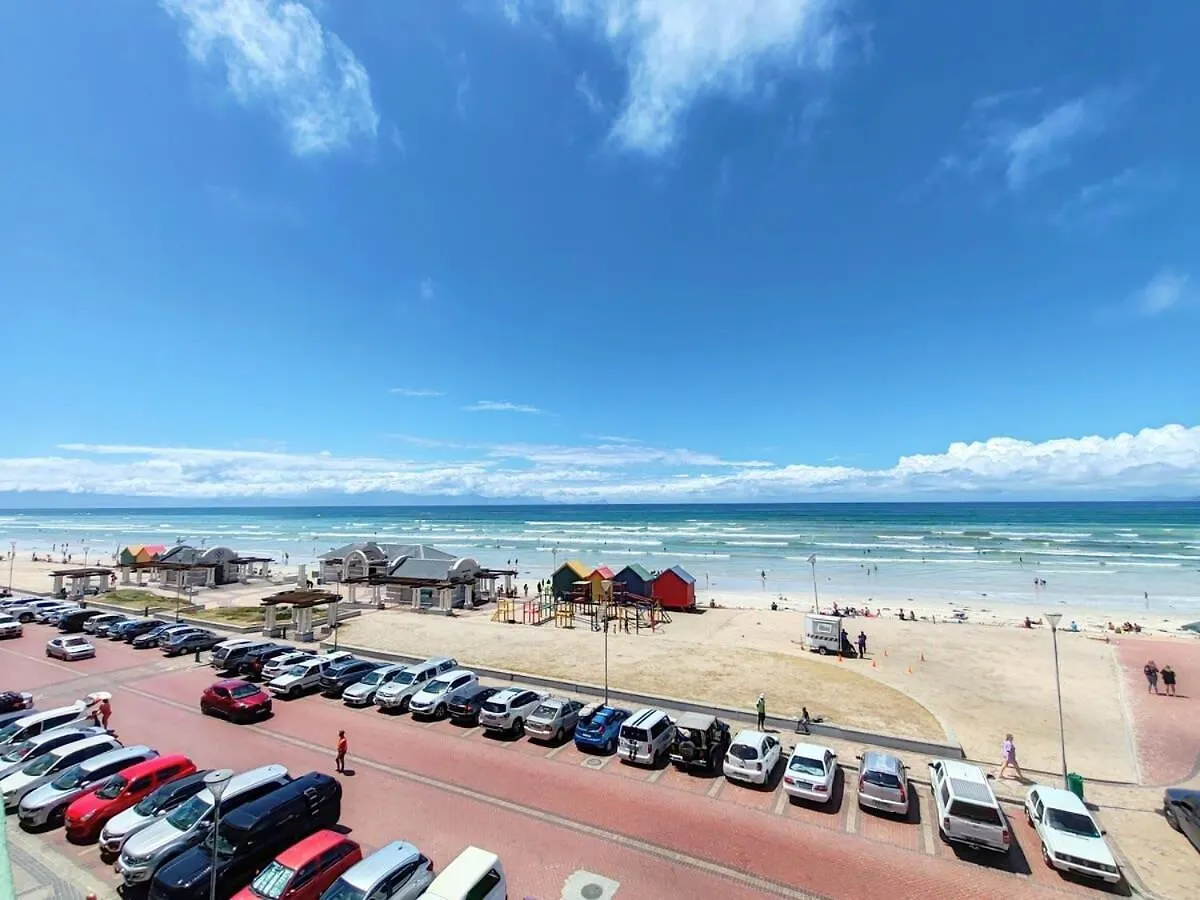 Sunrise Deck Empire Apartment Muizenberg