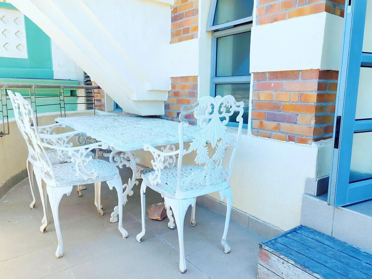 Sunrise Deck Empire Apartment Muizenberg Sudafrica