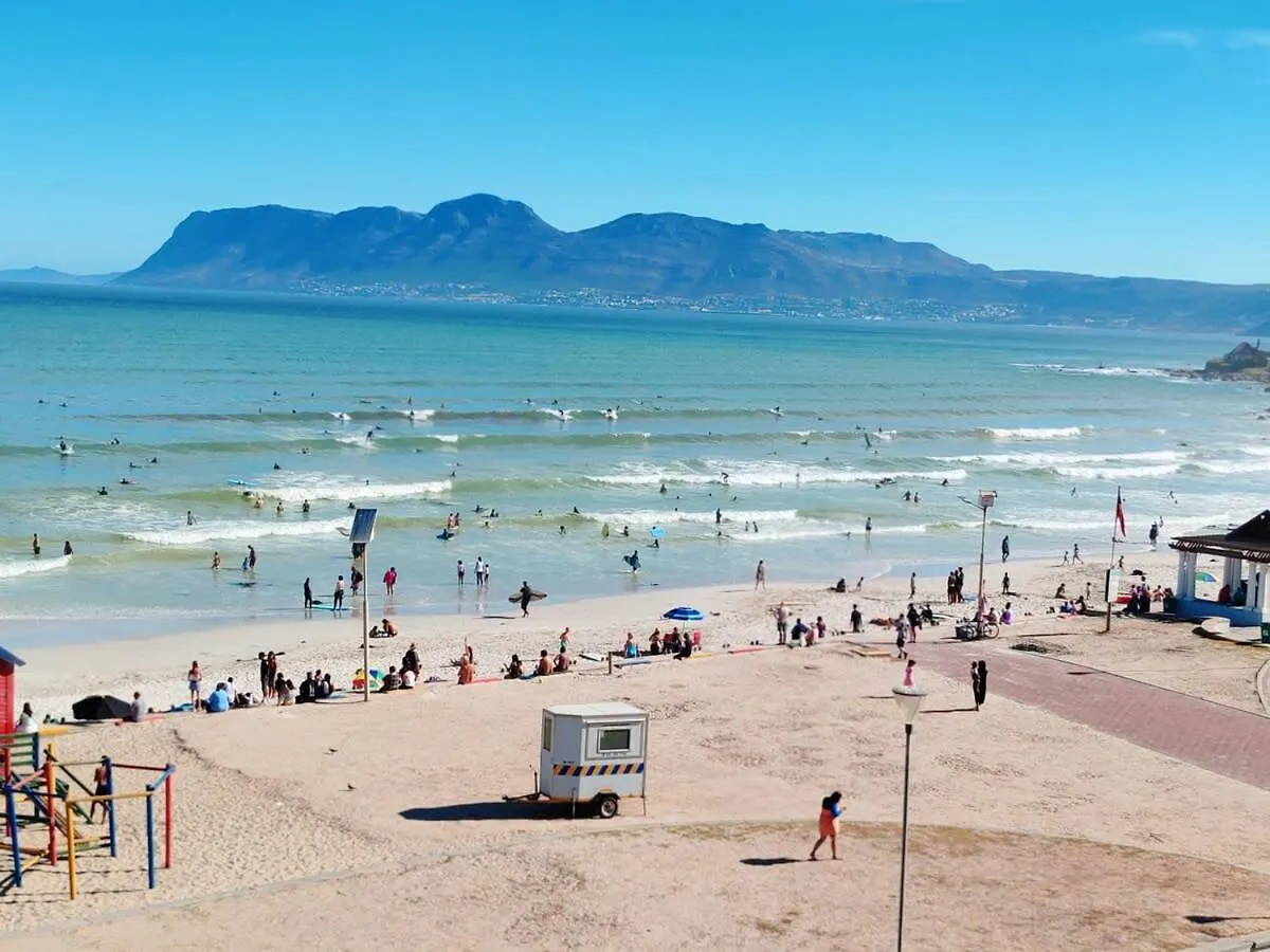 Sunrise Deck Empire Apartment Muizenberg