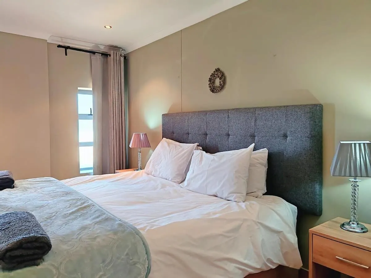 Sunrise Deck Empire Apartment Muizenberg